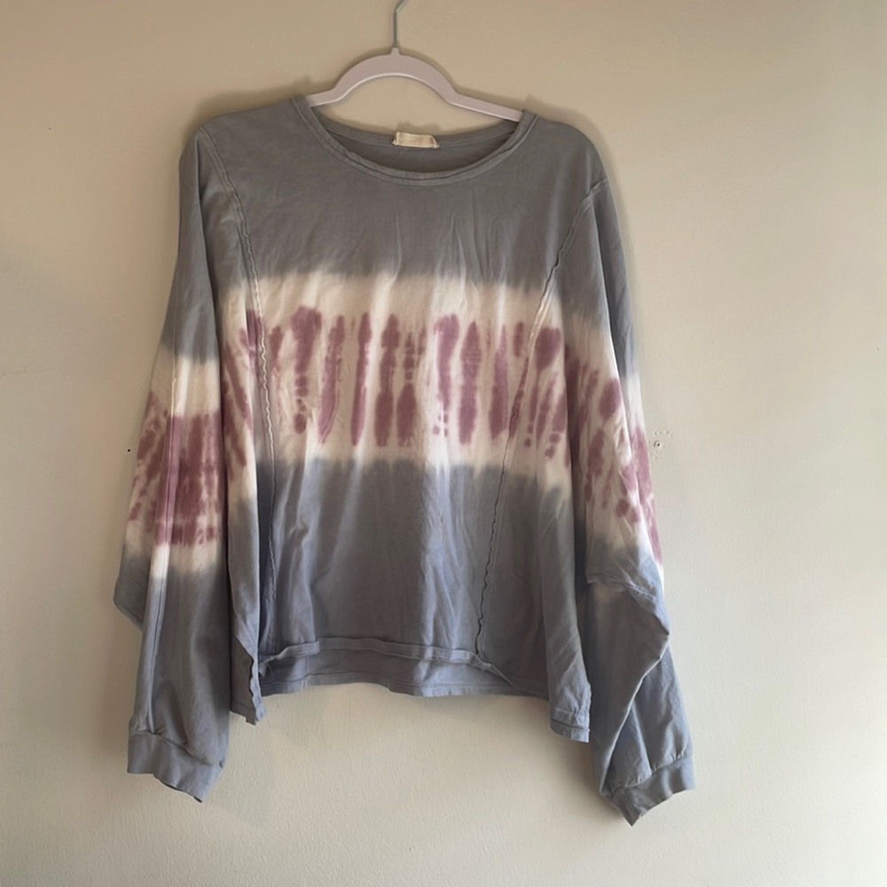 Altar’d State Woman’s M Oversized Long Sleeve Pink, Blue, White Top